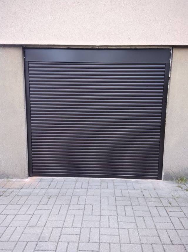 Rodinná garáž — antracit