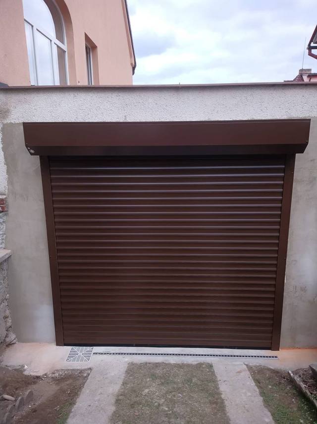 Hnědá vrata — rodinný dům